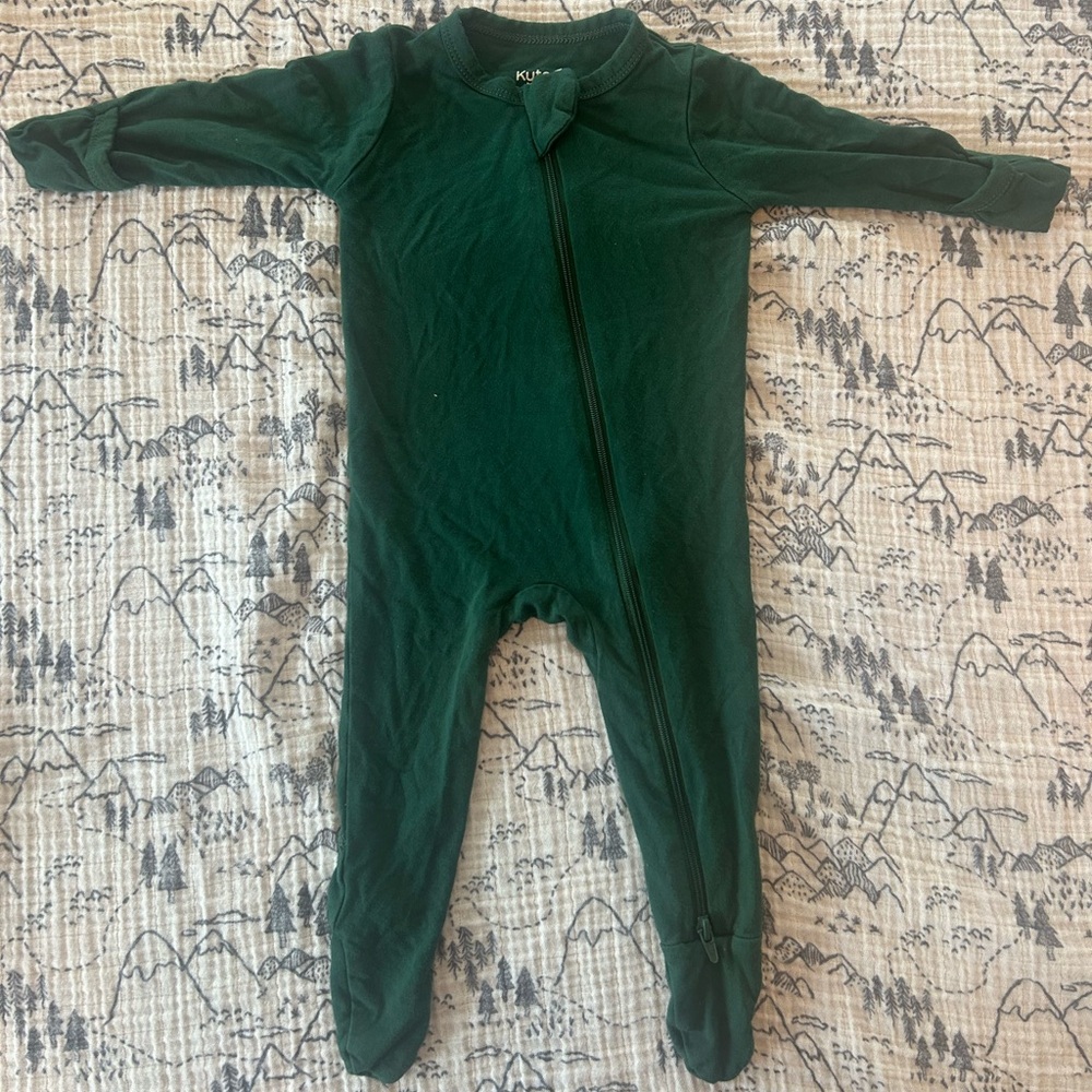 0-3 months Kyte baby onesie